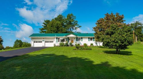 2855 Cody Dr, Zanesville, OH 43701-9170