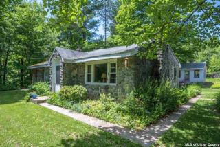 131 Burnett Rd, West Saugerties, NY 12477-3603
