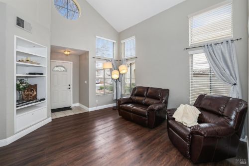 912 Celestine Cir, Vacaville CA  95687-7852 exterior