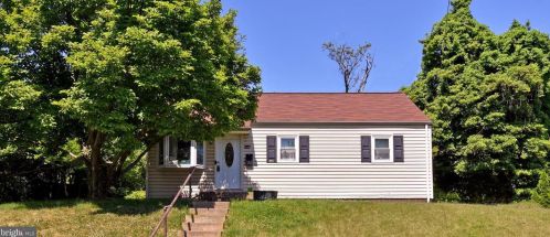 2022 Edgar Ct, Falls Church, VA 22043-2613