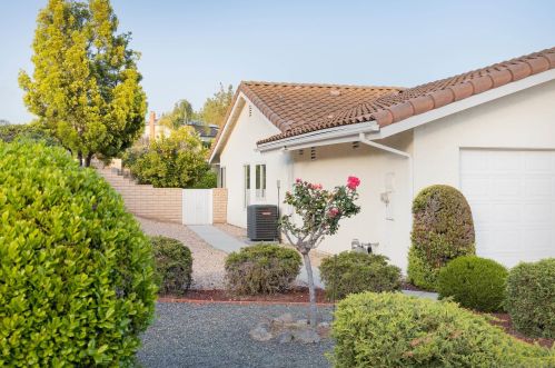 18285 Reata Way, San Diego, CA 92128-1252