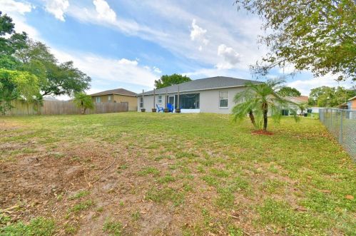 2797 Hickory Ridge Dr, Lakeland FL  33813-5854 exterior