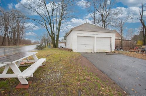 139 Oakland St, Manchester, CT 06042-2364