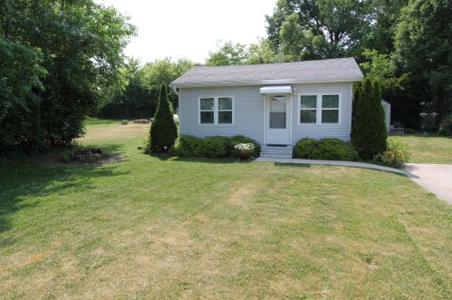 111 Park Ave, Twin Lakes, WI 53181-9225