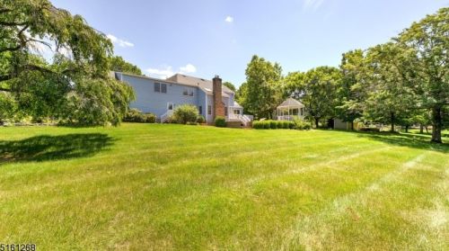 13 Buchannan Way, Flemington NJ  08822-3205 exterior