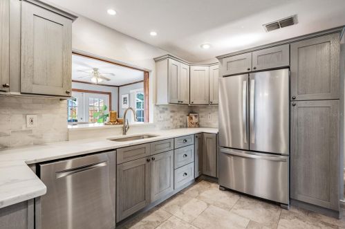 6234 2nd Ave, Saint Petersburg, FL 33707-1404