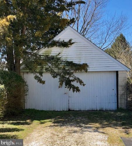 304 Charles St, Slaughter Beach DE  19963-2039 exterior