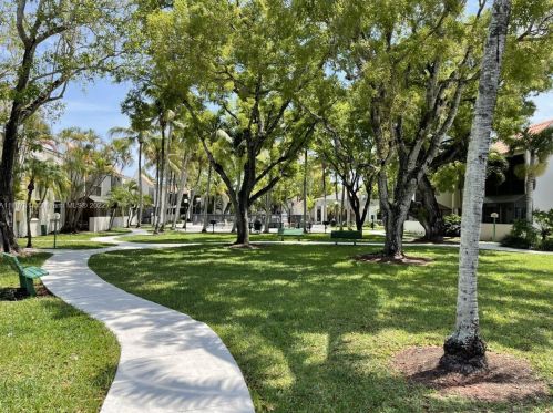 7931 104th St, Miami, FL 33156-3631