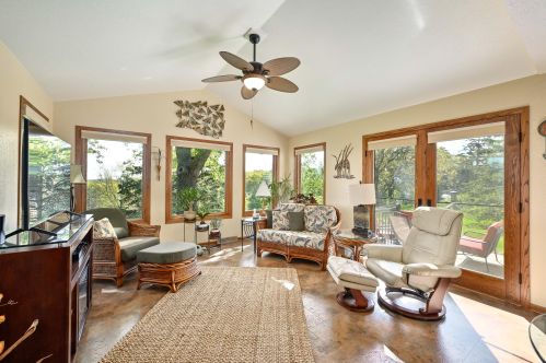 2719 Newcastle Ct, Waukesha, WI 53188-1333