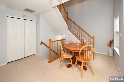 1422 York St, Mahwah NJ  07430-3268 exterior