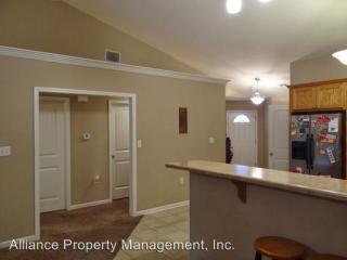 2912 Brookville Dr, Manhattan KS  66502-8431 exterior