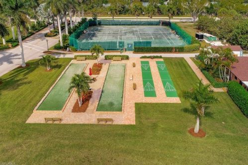 1520 Mainsail Dr, Naples FL  34114-7832 exterior