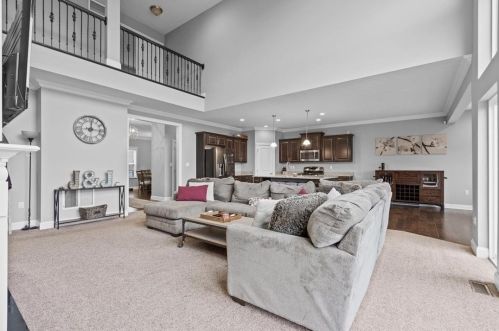 1350 Sandstone Dr, Mc Donald PA  15057-2592 exterior