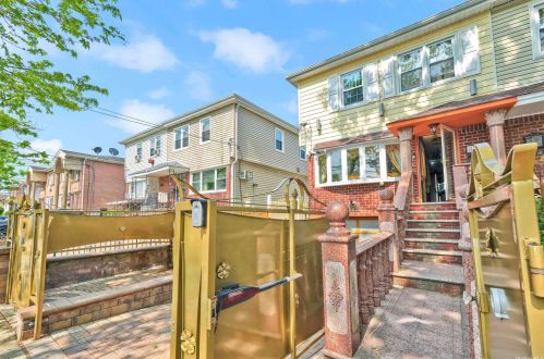 145-18 230th St, Jamaica, NY 11413-2105