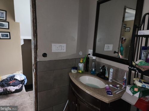 3 Grv Ave, West Deptford NJ  08063-1526 exterior