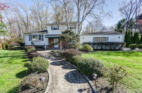8 Innes Rd, East Brunswick, NJ 08816-2838