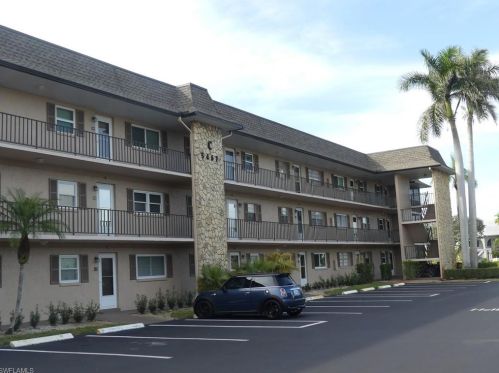 5467 Rattlesnake Hammock Rd, Naples FL  34113-6400 exterior