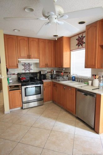 3215 36 Ave, Hollywood FL 33021-1344 exterior