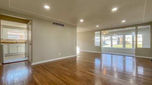 137 Roger Ln, Florence, KY 41042-2336