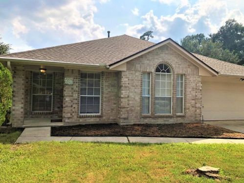 2206 Friarwood Trl, Humble TX  77339-4618 exterior