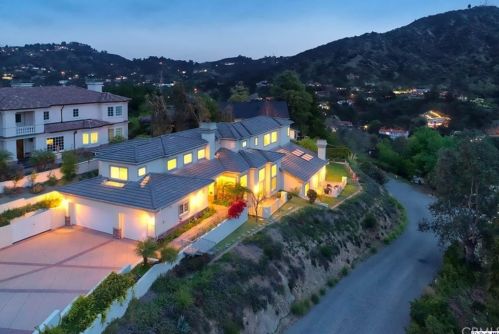 1558 Arundle Pl, Glendale, CA 91206-1303
