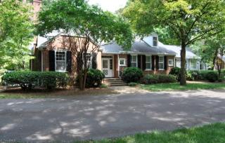 375 Roslyn Rd, Winston Salem, NC 27104-1933