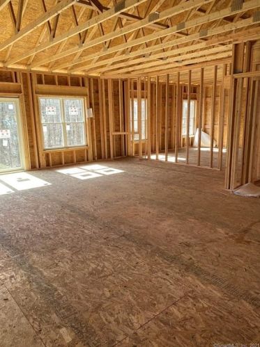 286 Beth Ln, Waterbury CT  06705-2523 exterior