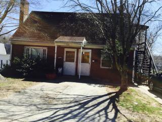 328 Hawthorne Ave, Derby CT  06418-1114 exterior