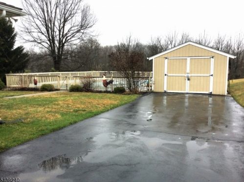 434 Buckhorn Dr, Belvidere NJ  07823-2707 exterior