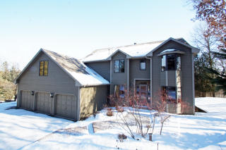 4528 Wild Canyon Dr, Saint Paul, MN 55129-9026