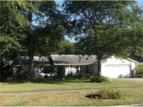 354 Crossbrook Dr, Berea, OH 44017-2211