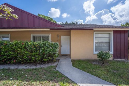 1470 Easthampton Cir, West Palm Beach, FL 33414-5711
