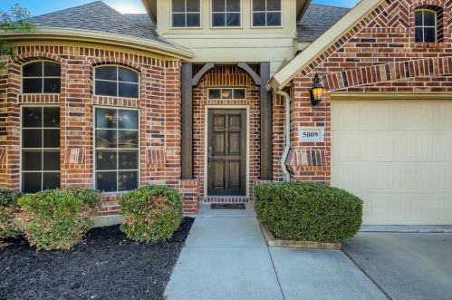 5009 Spruce St, Krum, TX 76249-6030