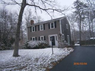 257 Sandwich Rd, Mashpee MA  02649-2226 exterior