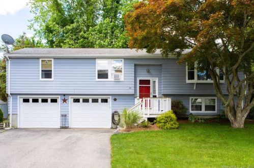 41 Lodus Ct, United States Coast Guard Ac, CT 06320-4328