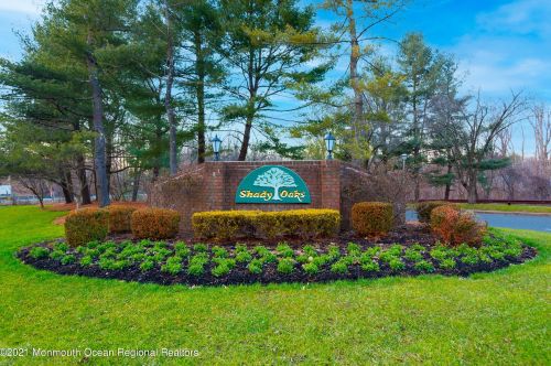 26 Hogan Ln, Tinton Falls, NJ 07701-6710