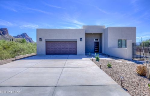 5551 Open R Pl, Tucson, AZ 85713-6745