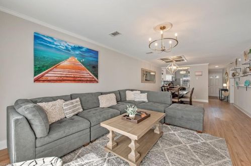 5314 Treetops Dr, Naples FL  34113-8504 exterior