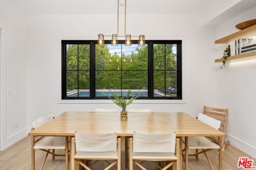 4910 Texhoma Ave, Van Nuys CA  91316-3740 exterior