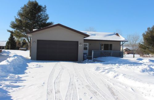 124 Reinhart Dr, Shell Lake, WI 54871-7867
