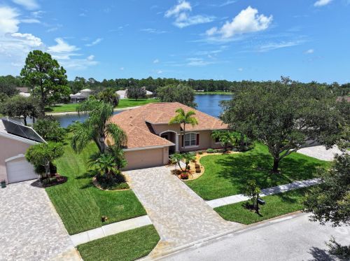 241 Devlin Ct, Melbourne, FL 32909-2322