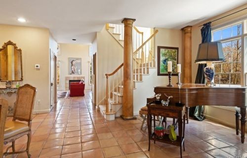 1 Doral Grn Dr, Rye Brook NY  10573-5405 exterior