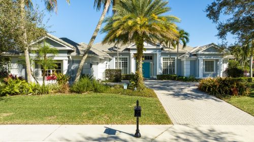 2490 Tecumseh Dr, West Palm Beach, FL 33409-7487