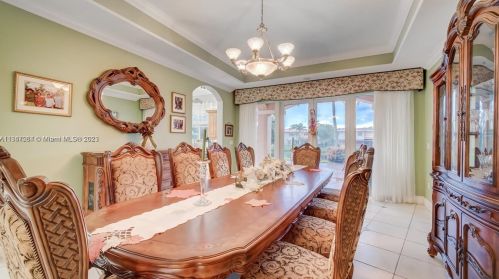 15963 79th Pl, Hialeah FL  33016-6647 exterior