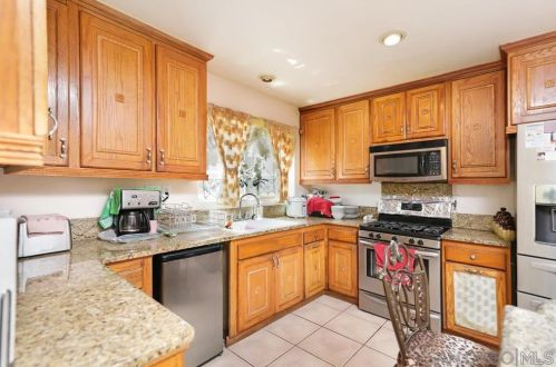 344 27th St, National City, CA 91950-6815