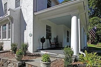 10 State Rd, Briarcliff, NY 10510-1414
