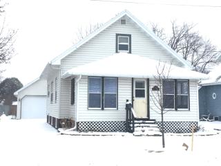 518 Washington Ave, Neenah, WI 54956-2972