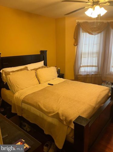 41 28th St, Camden, NJ 08105-2201