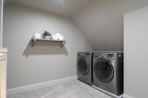 892 Bayard Ave, Saint Paul MN 55102-4002 exterior