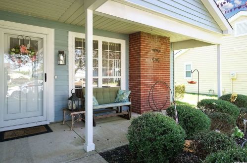 523 Cranston Ln, Panamoka, NY 11961-2040